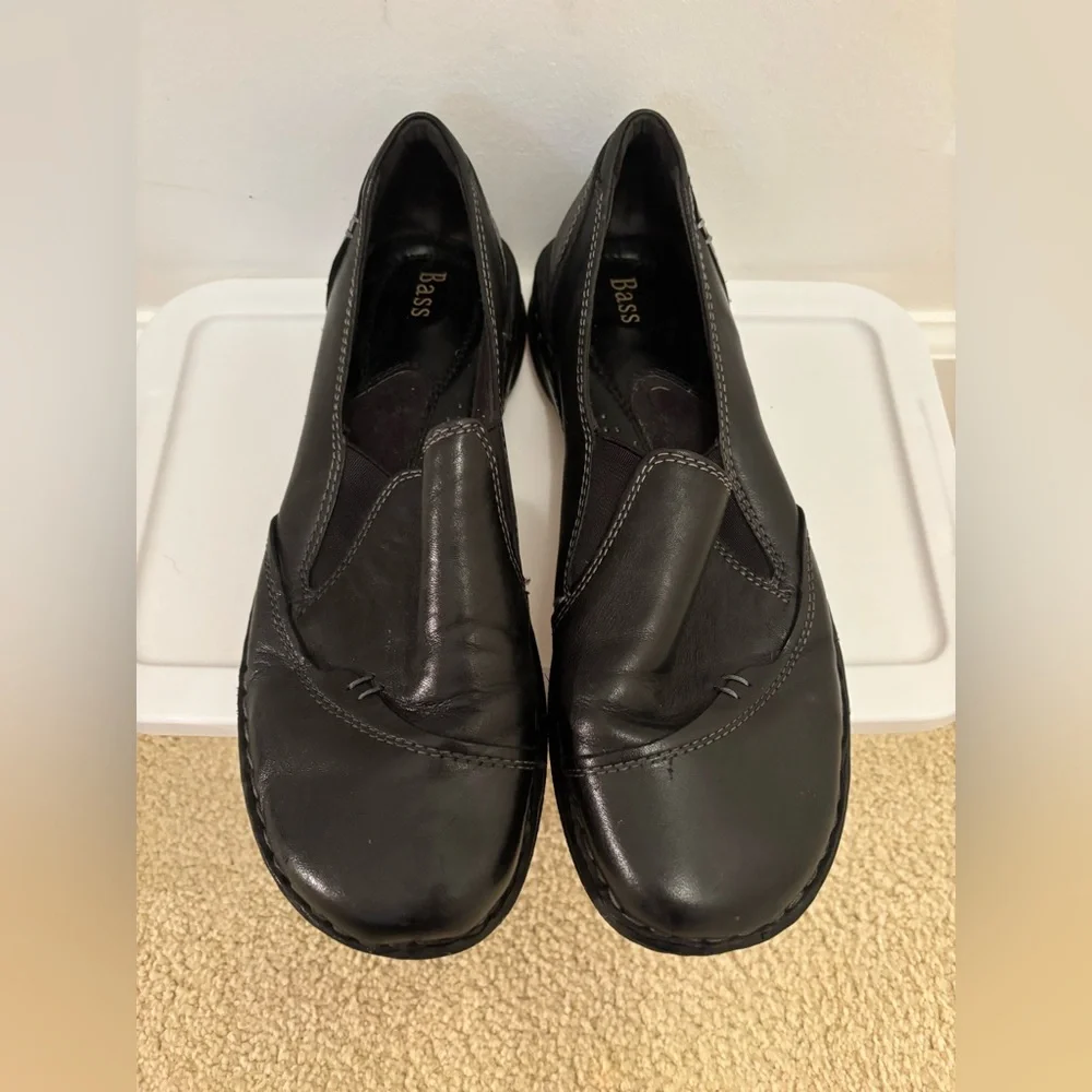Bass Lorelei black leather slip-on - size 9